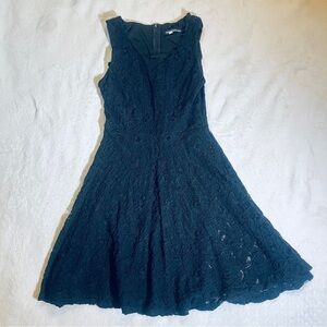 Elegant Lace Sleeveless Dress - Black